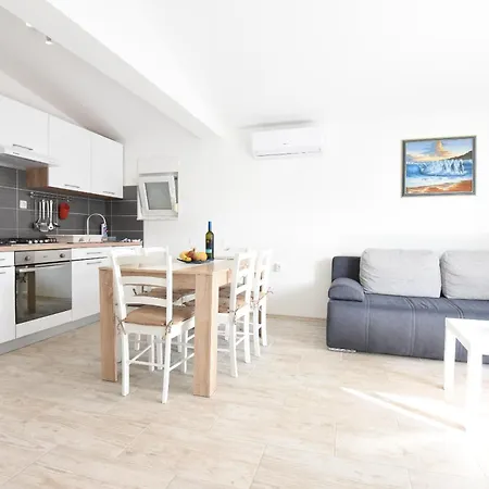 Ivan, Plaza Matlovac Apartment Zdrelac